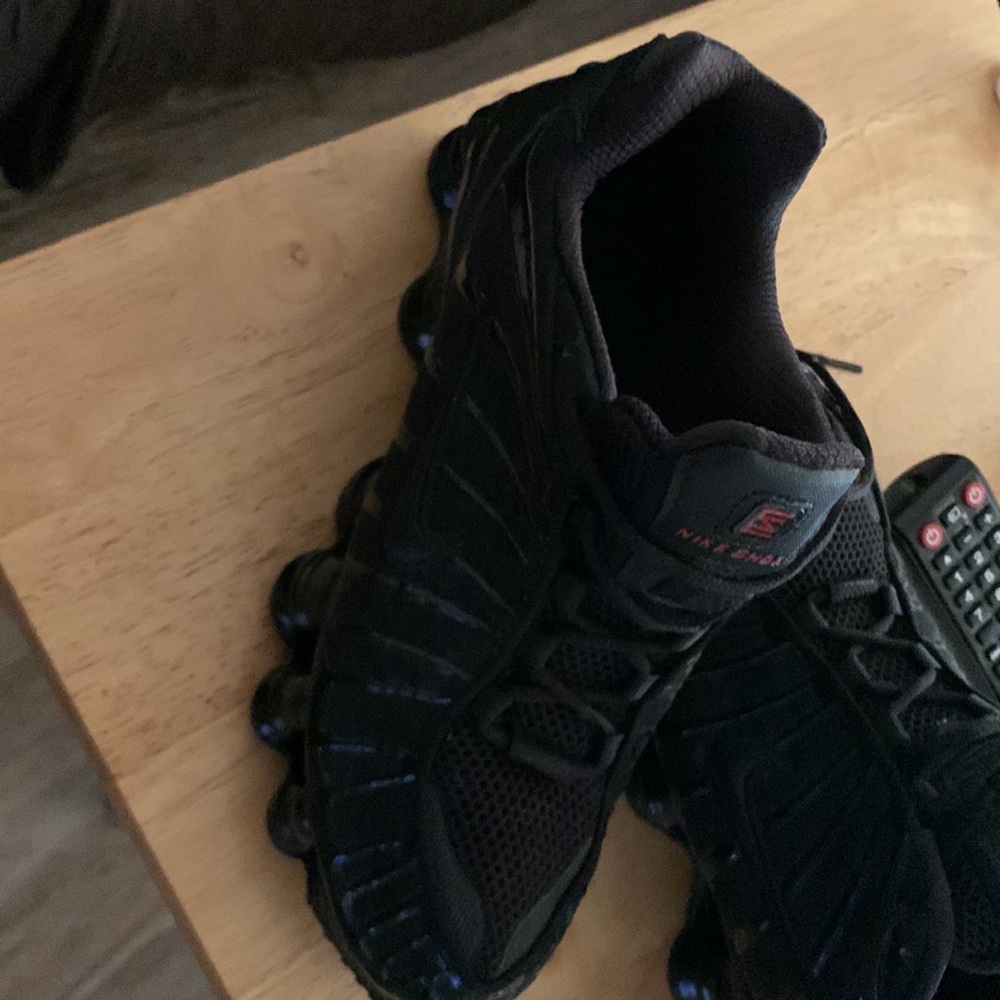 Men’s Nike Shox, 8 1/2